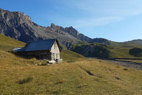 6 Cabane pastorale située au bord du GR5 - Image en taille réelle, .JPG 1,14Mo fenêtre modale