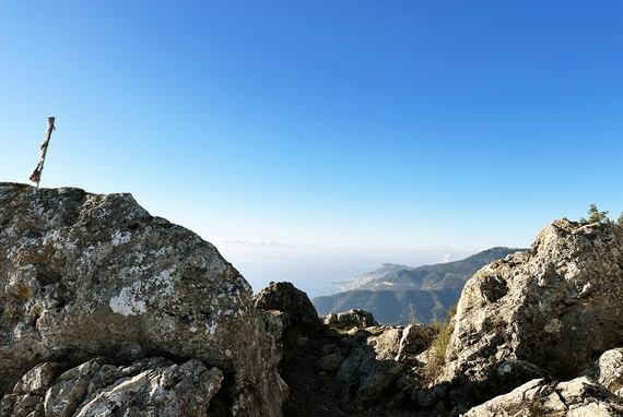 Saisissante sortie au sommet du Roc d'Ormea - Image en taille réelle, .JPG 768Ko fenêtre modale