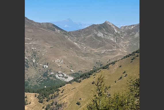 6 Le Col des Seigneurs et le Mont Viso (Italie) - Image en taille réelle, .JPG 536Ko fenêtre modale
