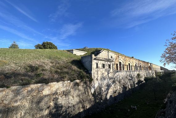 Fort de la Revère - Image en taille réelle, .JPG 3,14Mo fenêtre modale