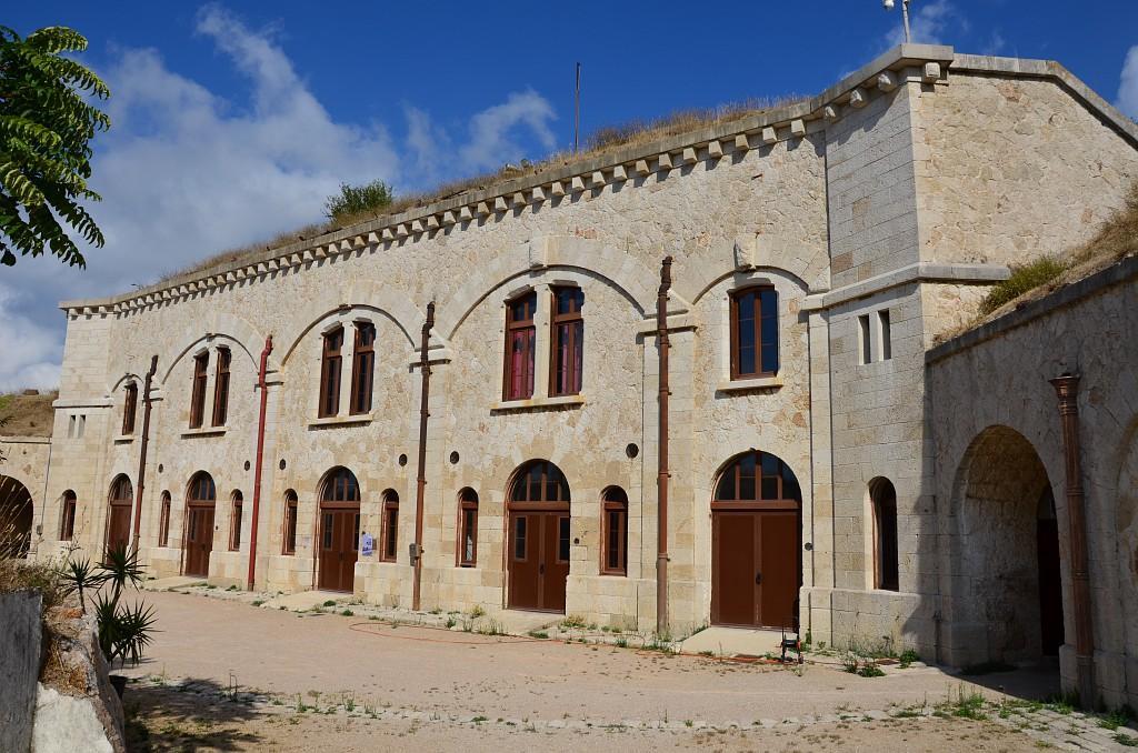 Cours du fort de la Drète - La Trinité - Agrandir l'image, fenêtre modale