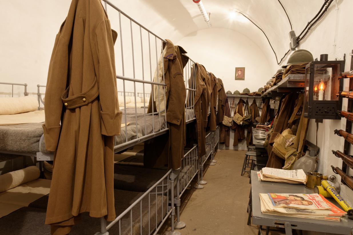 Chambre de la troupe, Fort de la Frassinéa - Rimplas - Agrandir l'image, fenêtre modale