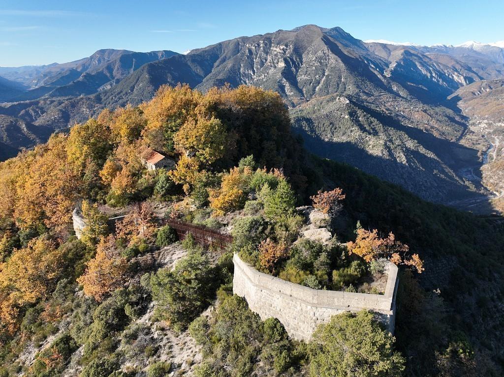 Le fort du Pic Charvet, Tournefort 2 - Agrandir l'image, fenêtre modale