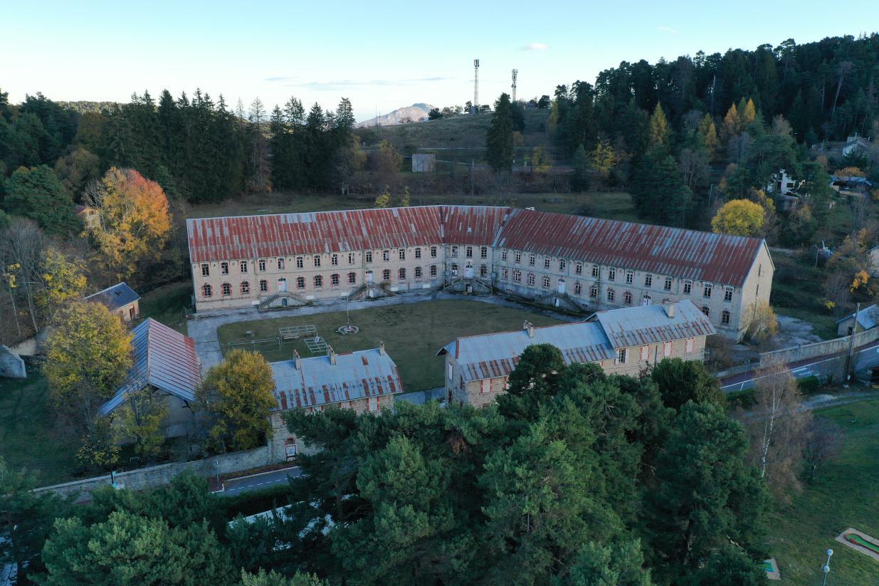 Caserne Crénant, Peïra-Cava, Lucéram - Agrandir l'image, fenêtre modale