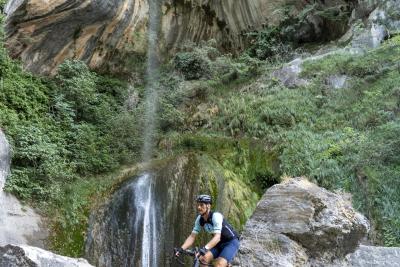 Cols Connectés 06 - Col de Gréolières 1400 2024 - Agrandir l'image 50 sur 100, fenêtre modale