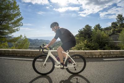 Cols Connectés 06 - Col de la Madone 2025 - Agrandir l'image 48 sur 136, fenêtre modale