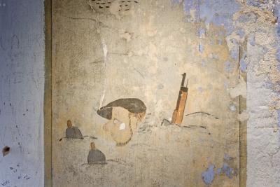 Peinture murale du bâtiment de commandement - Camp des Fourches - Saint-Dalmas-le-Selvage - Agrandir l'image 2 sur 5, fenêtre modale