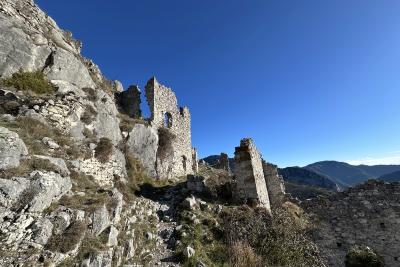 Ruine de Rocca Sparvière - Agrandir l'image 9 sur 10, fenêtre modale