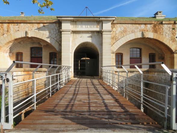 Fort de la Revère pont-levis - Agrandir l'image, fenêtre modale