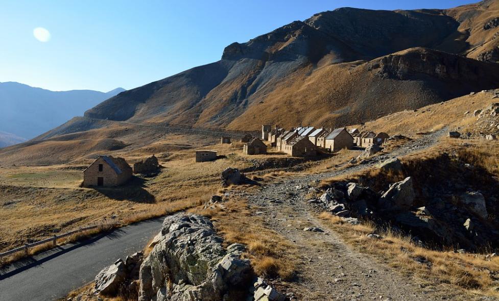 Camp des Fourches - Sainte-Dalmas-le-Selvage - Agrandir l'image, fenêtre modale