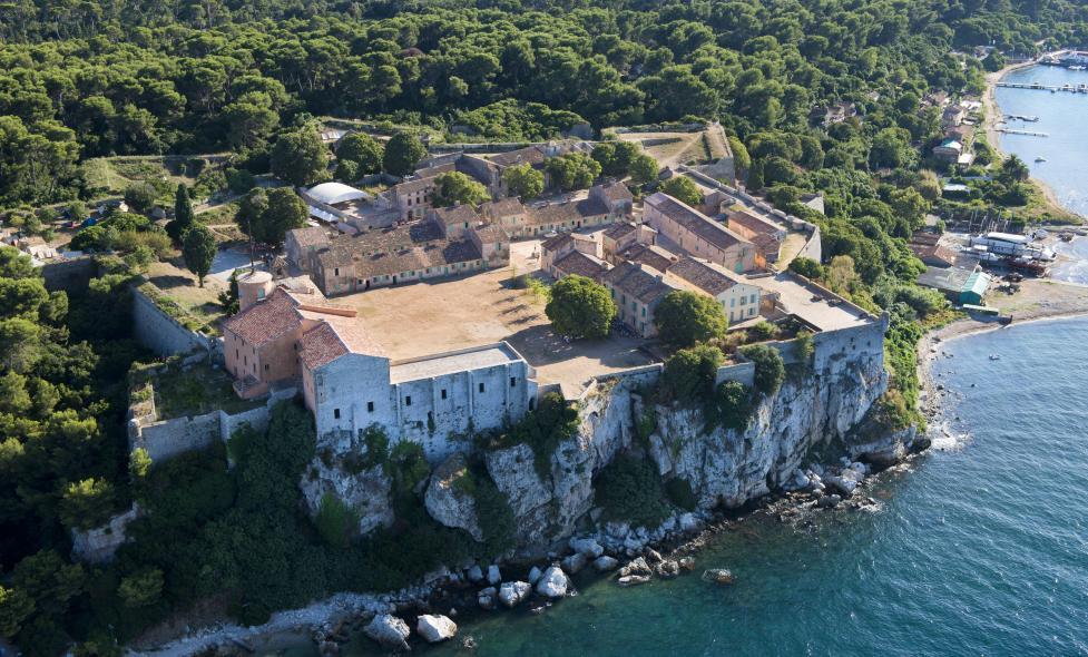 Fort Royal, île Sainte-Marguerite, Cannes - Agrandir l'image, fenêtre modale