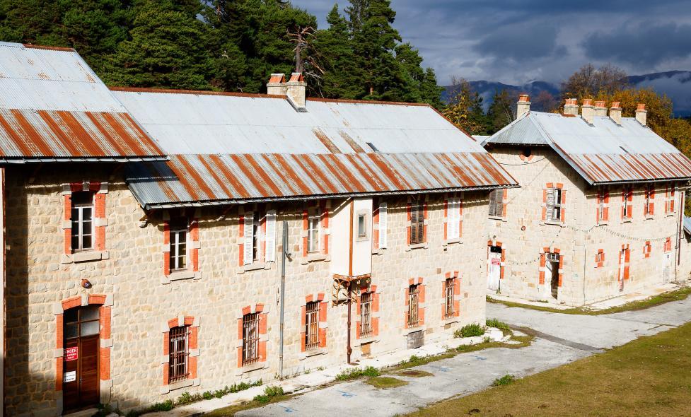 Casernement de Peïra Cava et la Caserne Crénant - Lucéram - Agrandir l'image, fenêtre modale