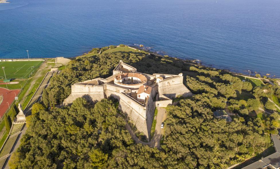 Fort carré, Antibes - Agrandir l'image, fenêtre modale