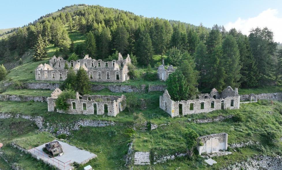 Camp de Cabanes Vieilles - Moulinet - Agrandir l'image, fenêtre modale
