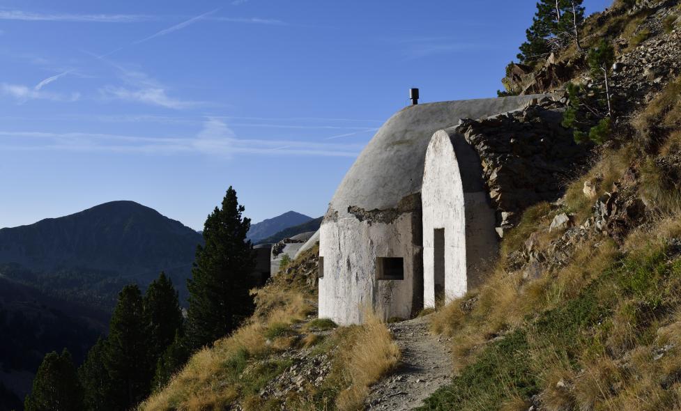 Les défenses du Col de la Lombarde - Isola - Agrandir l'image, fenêtre modale