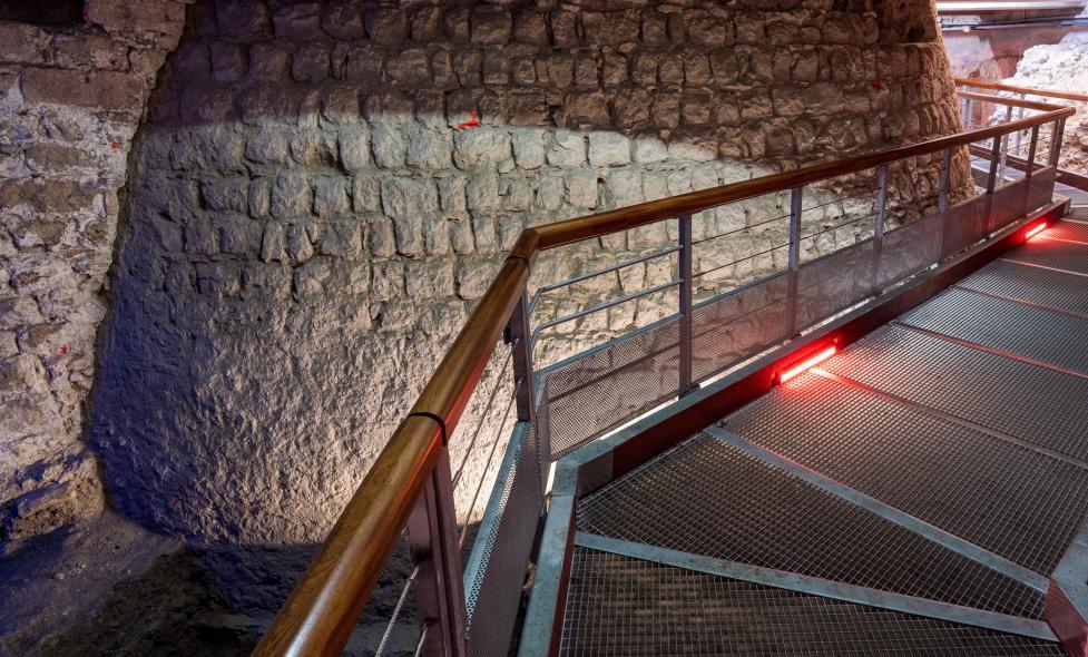 Crypte de Nice et porte Pérolière - Agrandir l'image, fenêtre modale