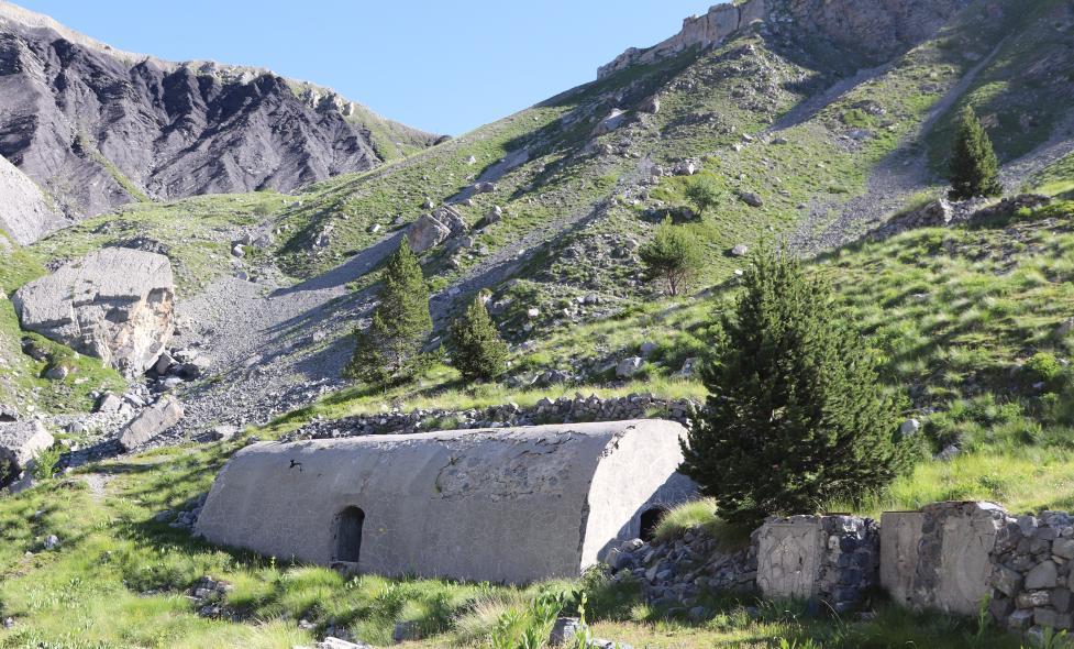 Camp de Peïra Grossa, col de Crous, Péone - Agrandir l'image, fenêtre modale